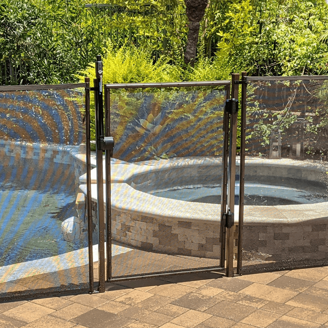 Domi Outdoor Living Self-Closing Gate With Magnetic Latch ,Easy DIY Installation For 4.5FT High Pool Fences,Black