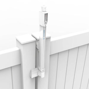 ml3tpkawt_dd-magnalatch3-top-pull-white_install.jpg MagnaLatch Series 3 Top Pull in White installed on a fence